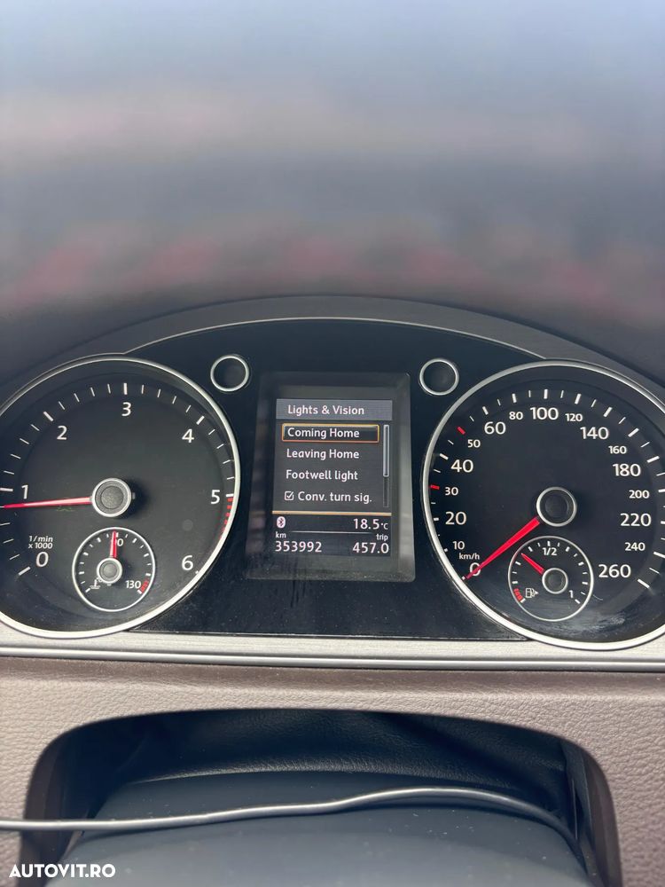 Volkswagen Passat Variant 2.0 TDI DSG BlueMotion Technology Exclusive - 32