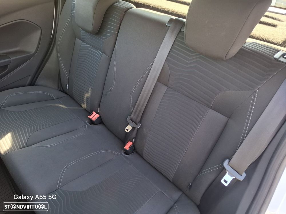 Ford Fiesta 1.6 TDCi Titanium ECOnetic - 19