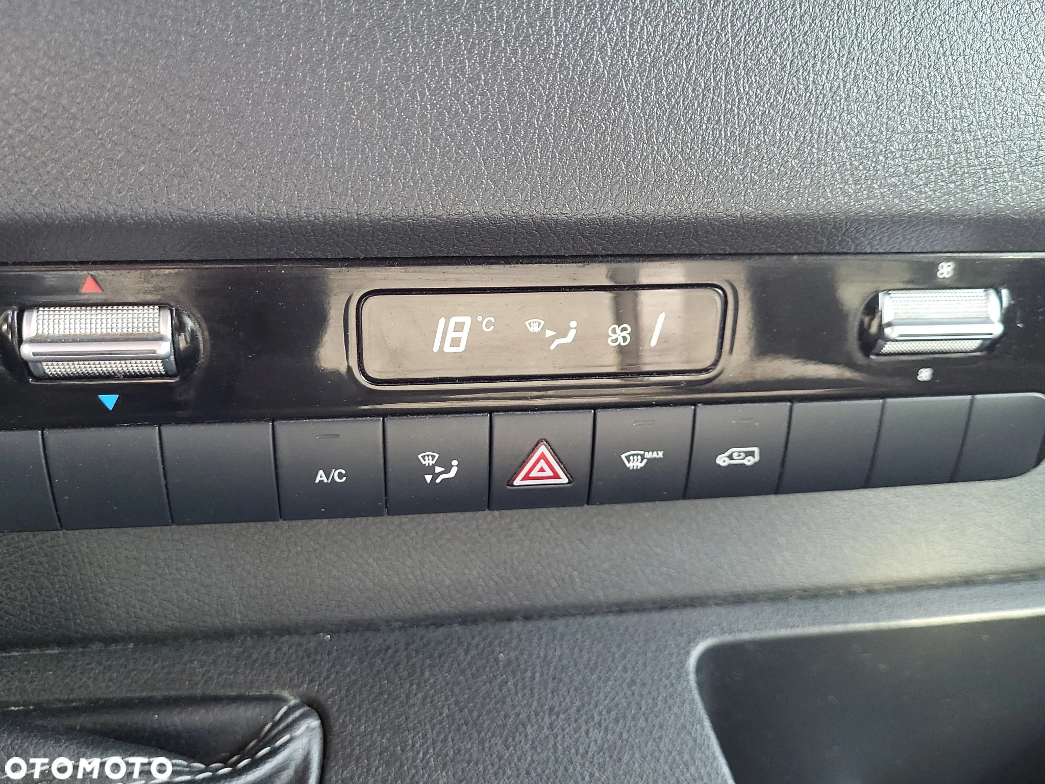 Mercedes-Benz Sprinter - 11