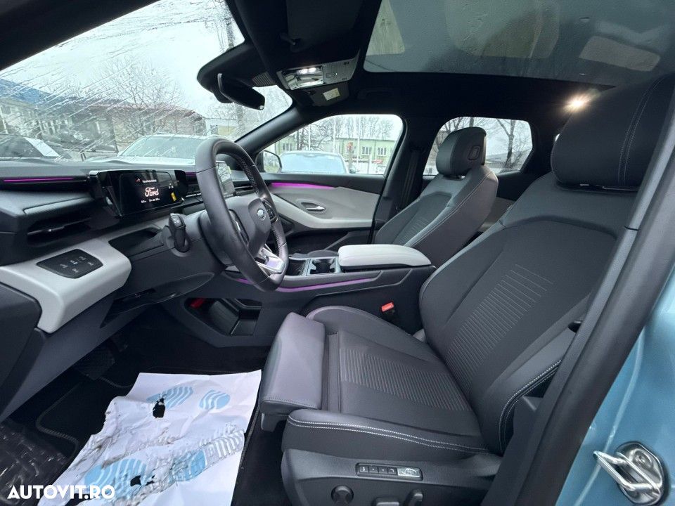 Ford Explorer RWD 77 kWh Extended Range Premium - 25