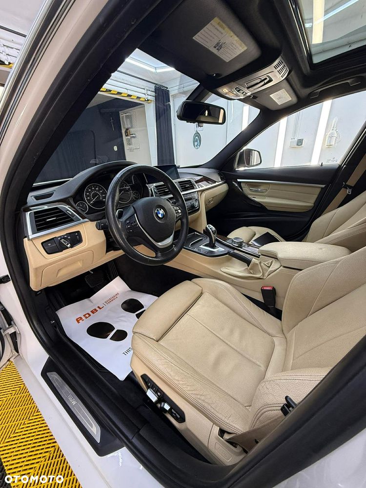 BMW Seria 3 330i Luxury Line - 2