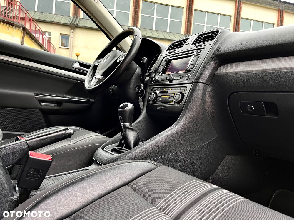 Volkswagen Golf 2.0 TDI DPF MATCH - 11