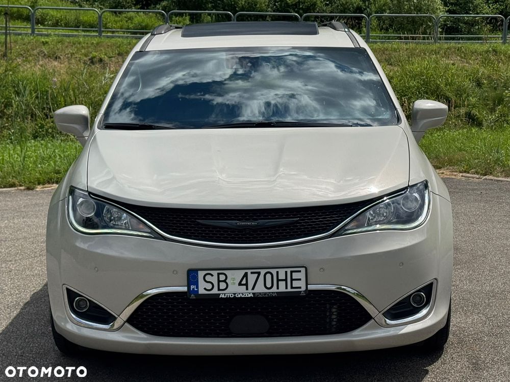 Chrysler Pacifica - 5