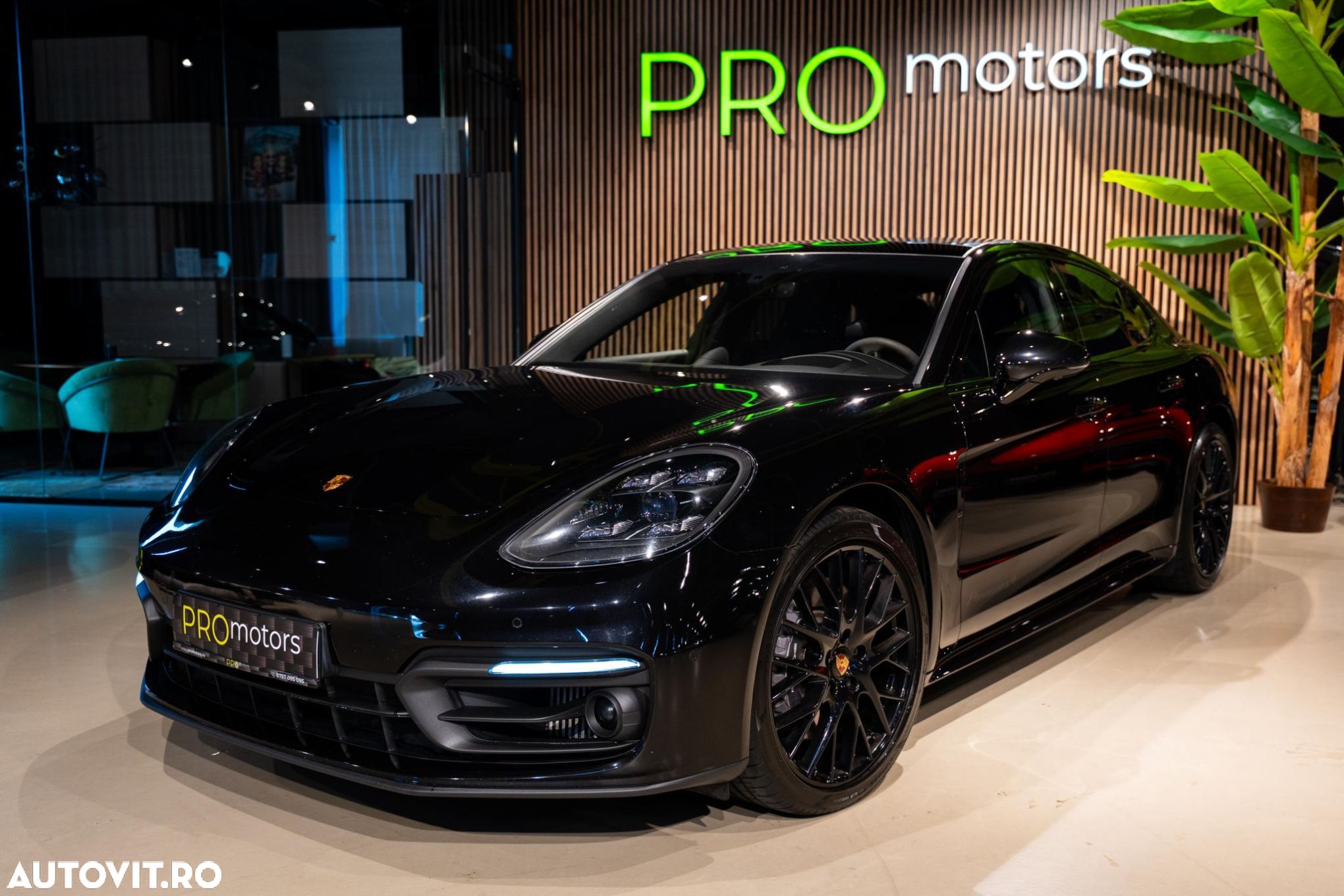 Porsche Panamera - 1