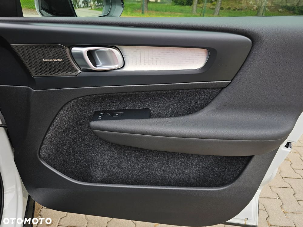 Volvo XC 40 T5 AWD Geartronic Momentum Pro - 18