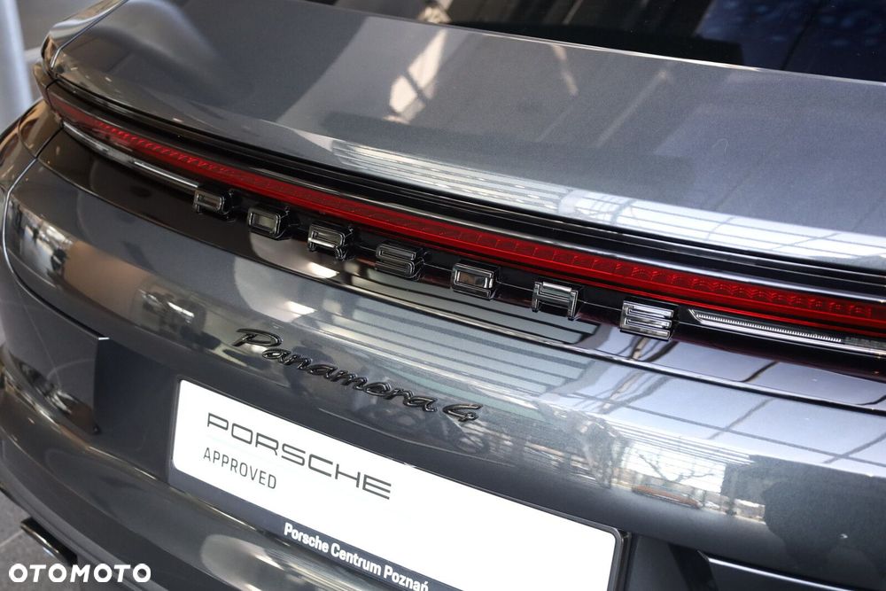 Porsche Panamera - 21