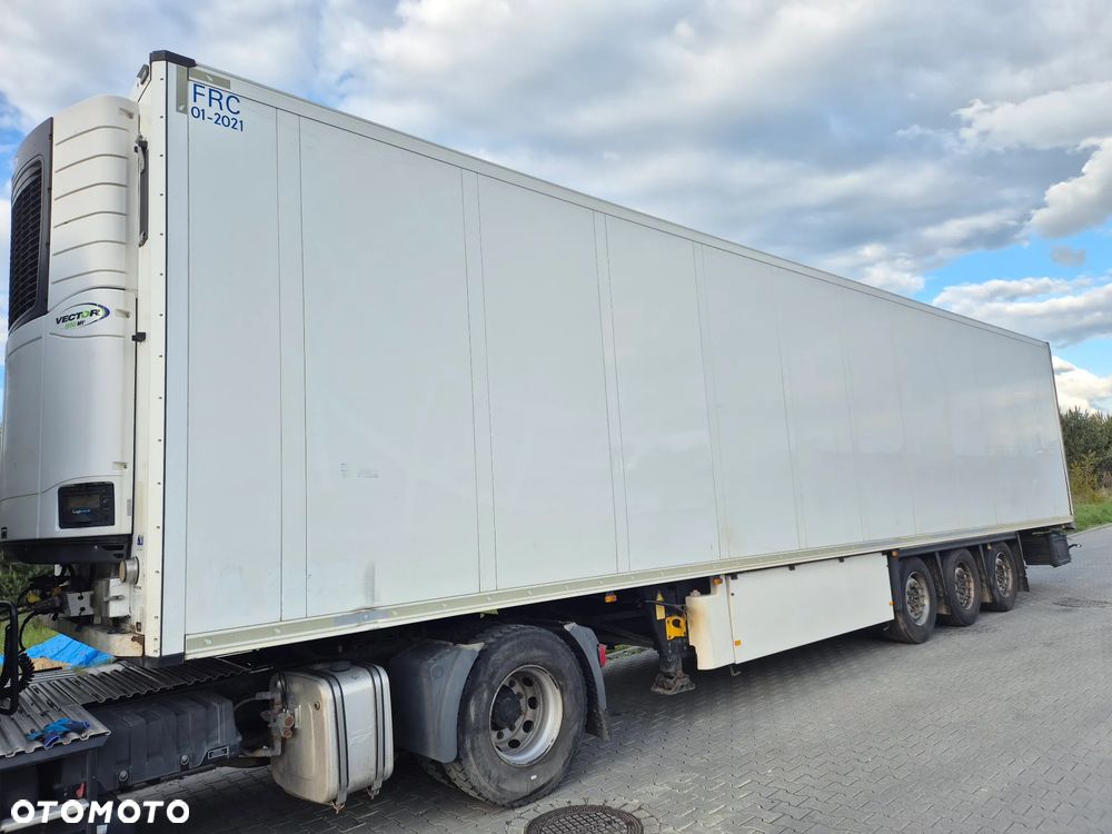 Schmitz Cargobull Vector 1950 MULTITEMPERATURA NOWE OPONY 100% / ŚCIANA GRODZIOWA / DOPPEL STOCK / BELKI / PODNOSZONA OŚ / z Niemiec / 2015 / CARRIER CHŁODNIA CHLODNIA LODÓWKA PODWÓJNY ZAŁADUNEK PIĘTROWA - 29
