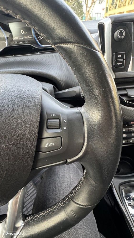 Peugeot 2008 1.2 PureTech Allure EAT6 - 1