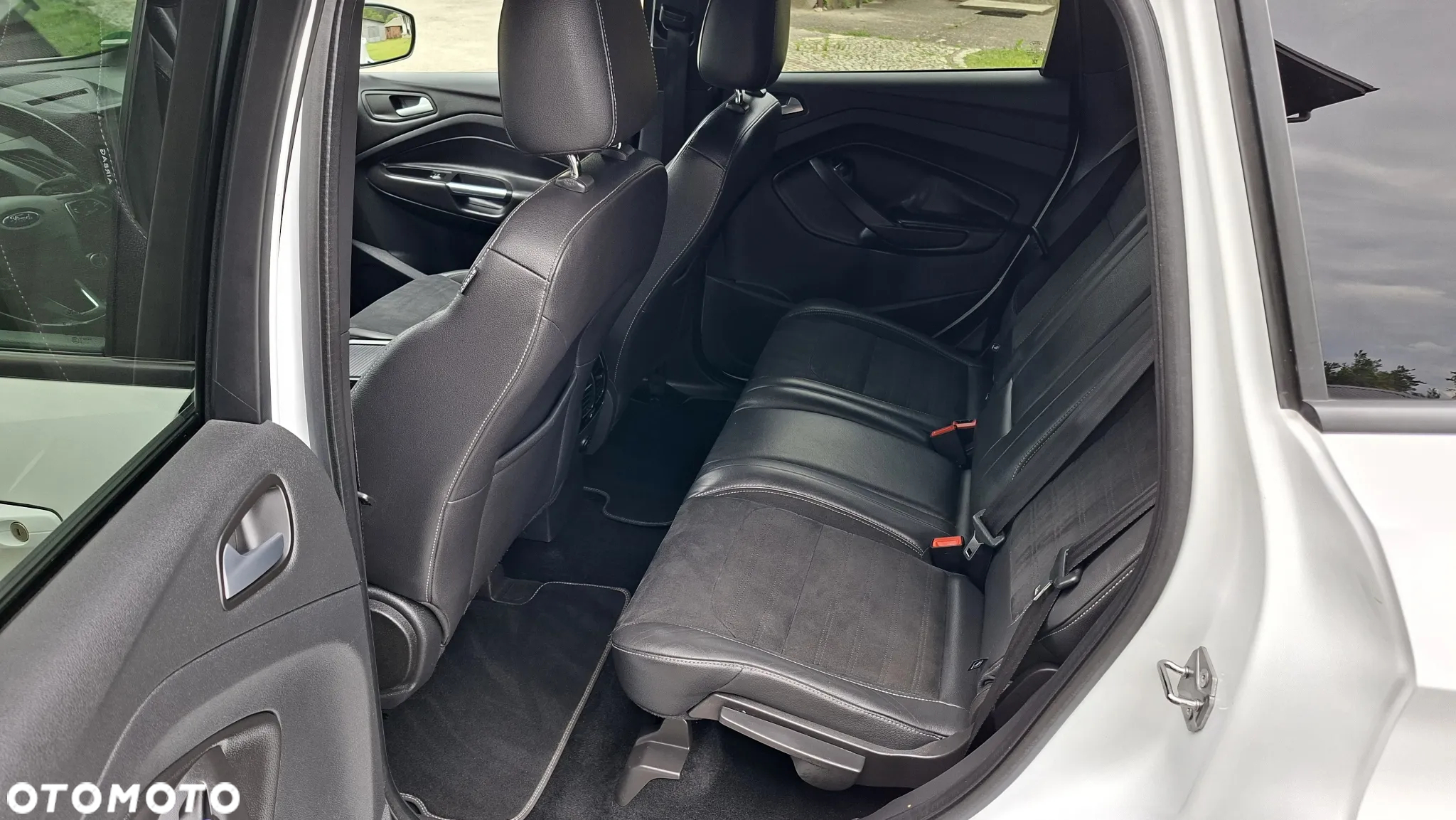 Ford Kuga 2.0 TDCi 4x4 ST-Line - 26