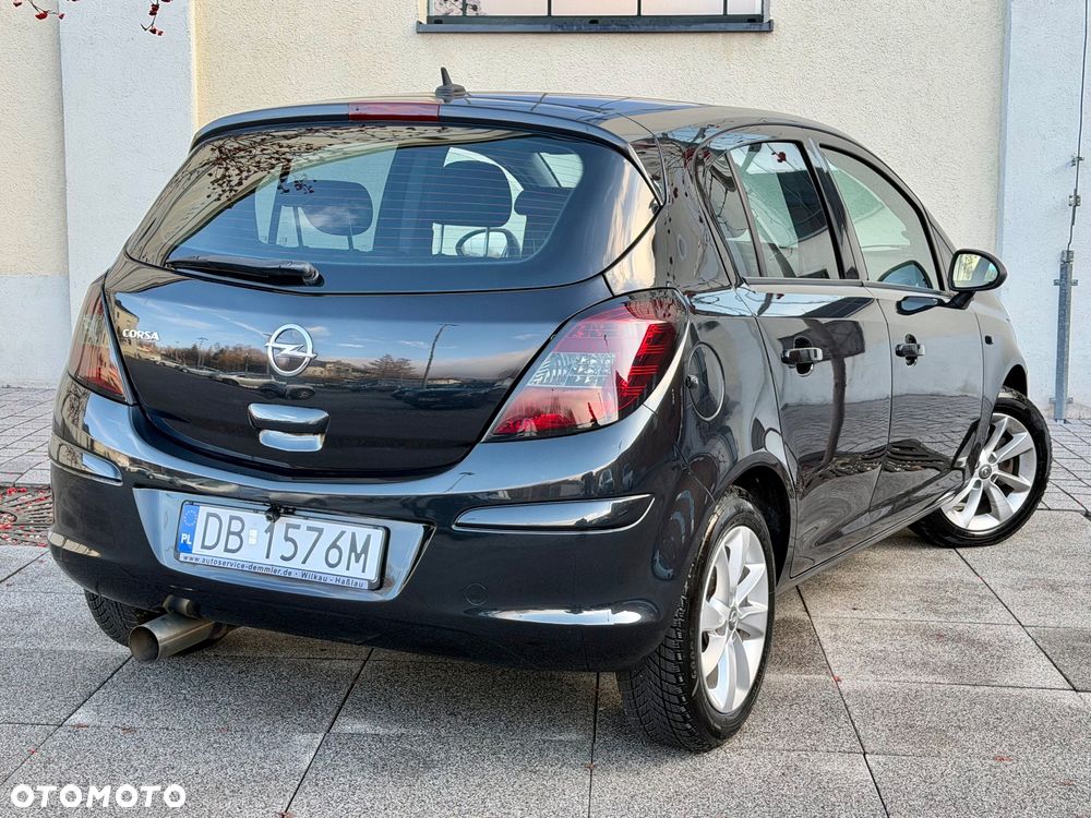 Opel Corsa 1.2 16V Cosmo - 4