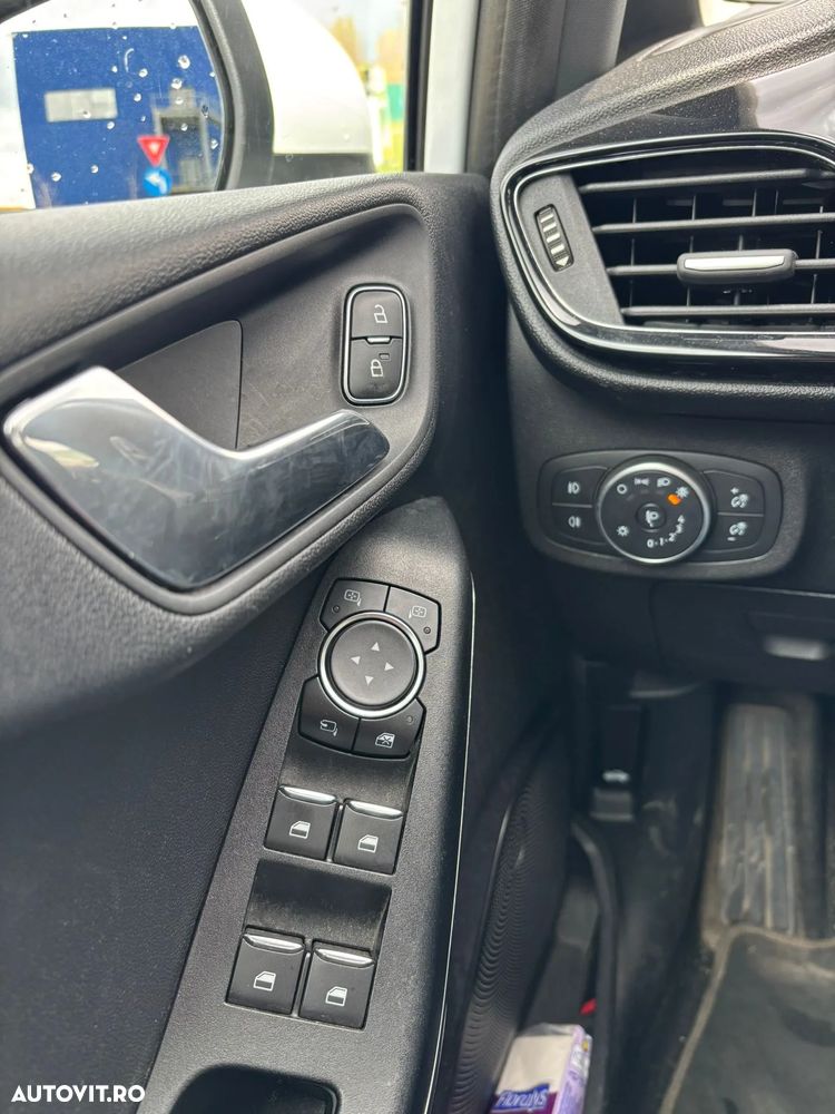 Ford Fiesta 1.0 EcoBoost Powershift Titanium - 9
