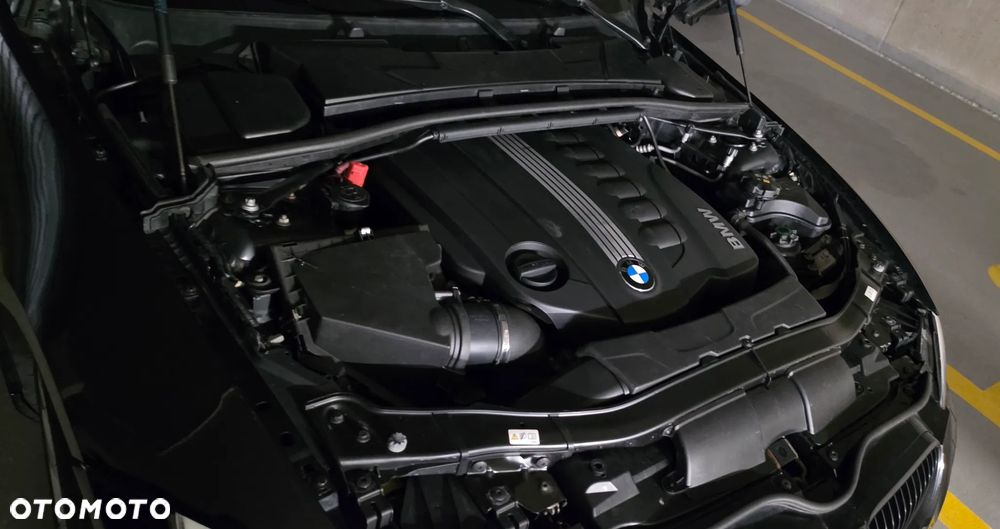 BMW Seria 3 330d xDrive - 16
