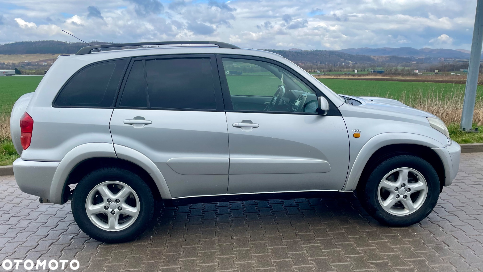 Toyota RAV4 2.0 D-4D 4x4 - 5