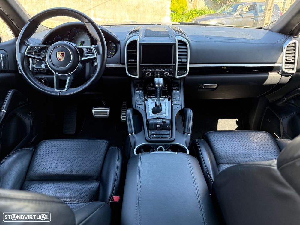 Porsche Cayenne - 21