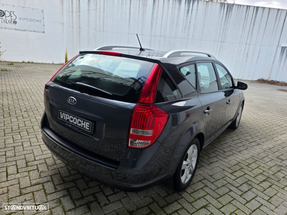 Kia Ceed SW 1.4 CVVT LX ISG - 32