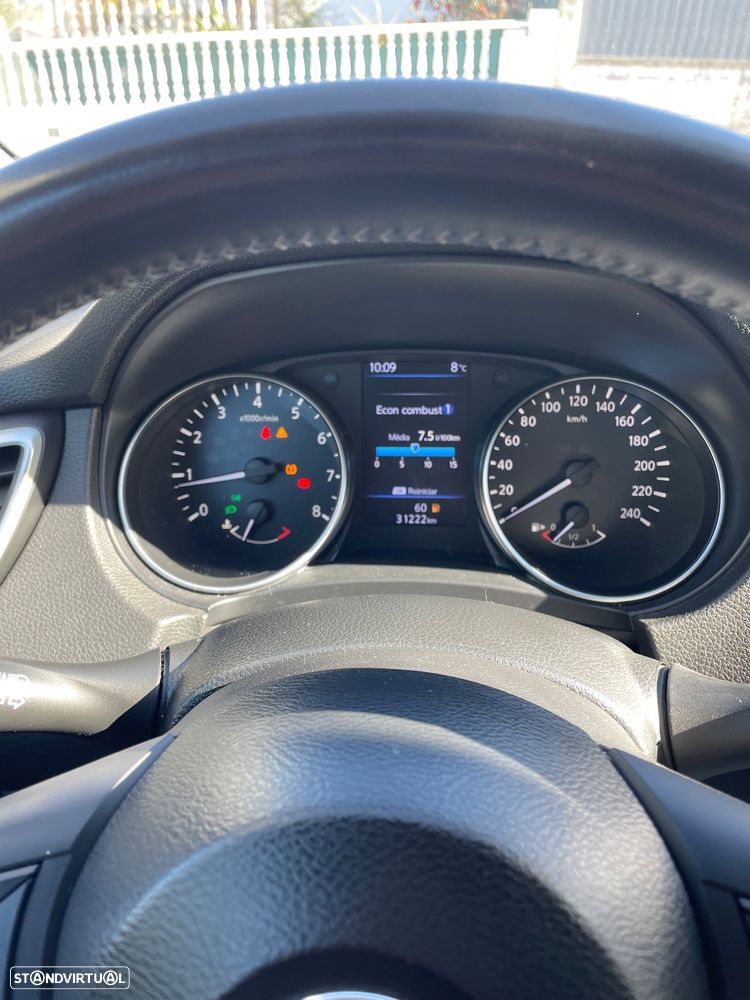 Nissan Qashqai 1.3 DIG-T AKARI - 16