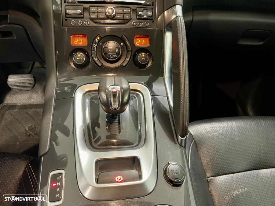 Peugeot 3008 2.0 HDi Hybrid4 - 15