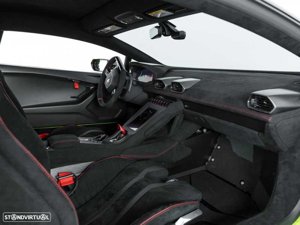 Lamborghini Huracán STO - 15