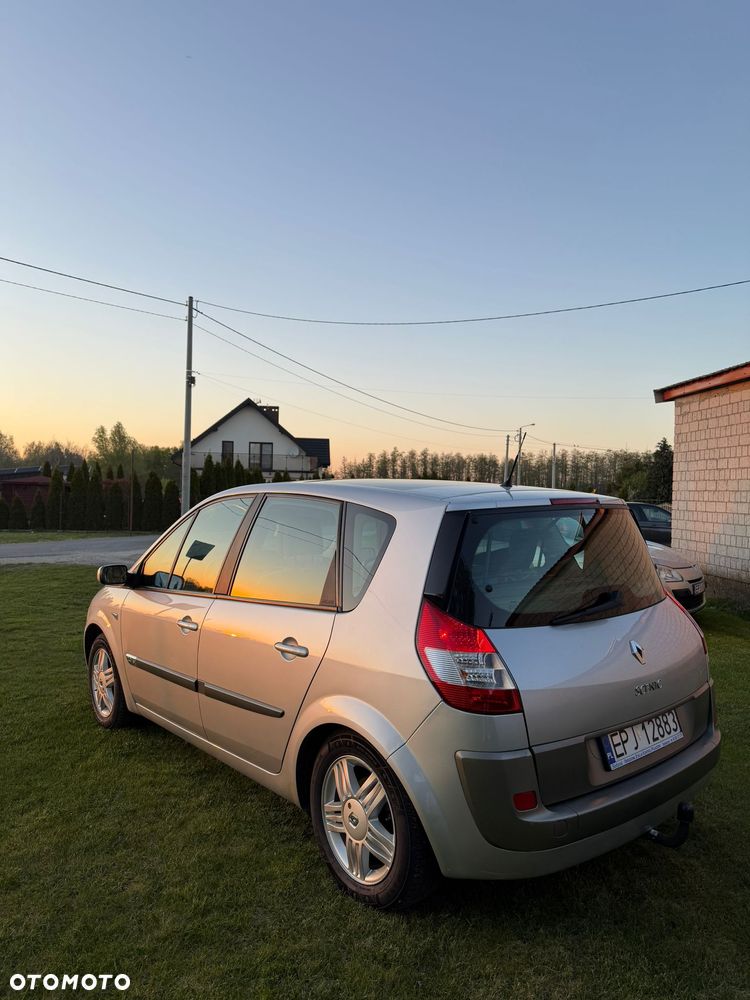 Renault Scenic 2.0 16V Avantage - 5