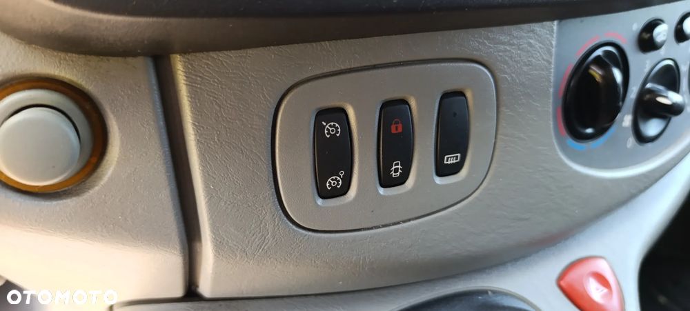 Opel Vivaro - 13