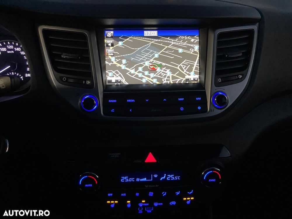 Hyundai Tucson 2.0 CRDI 4WD Premium - 24