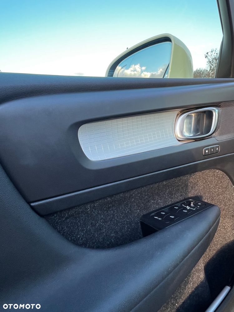 Volvo XC 40 T4 AWD Momentum Pro - 37