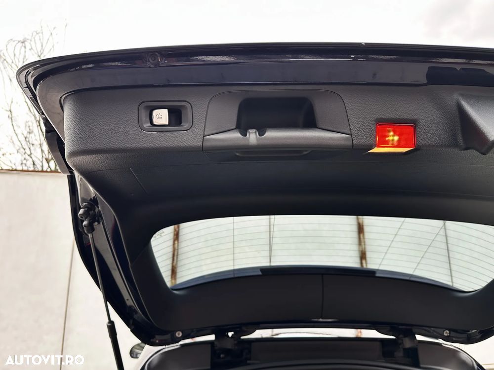 Mercedes-Benz GLC - 39