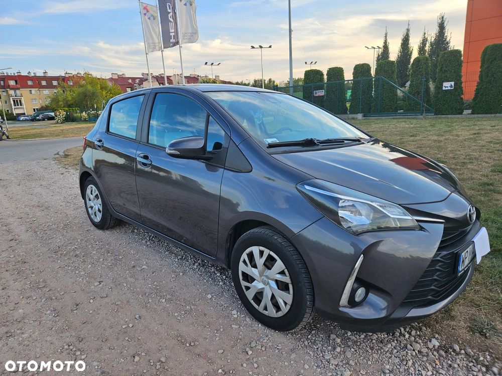 Toyota Yaris 1.5 Premium - 4