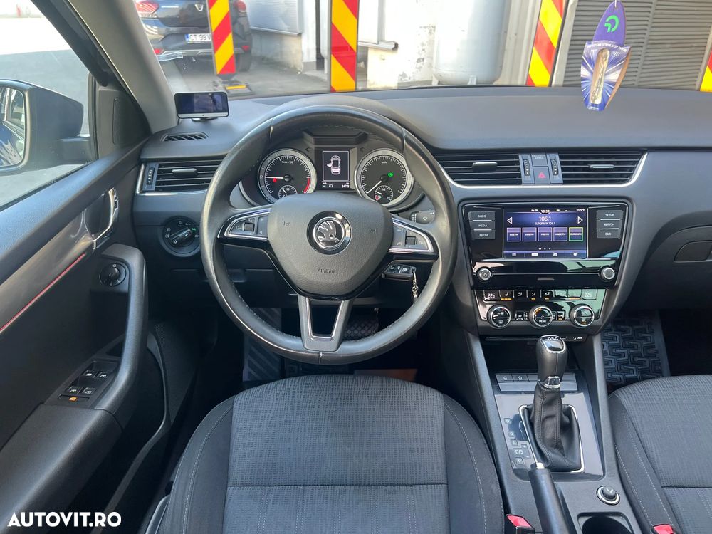 Skoda Octavia 1.6 TDI DSG Ambition - 6