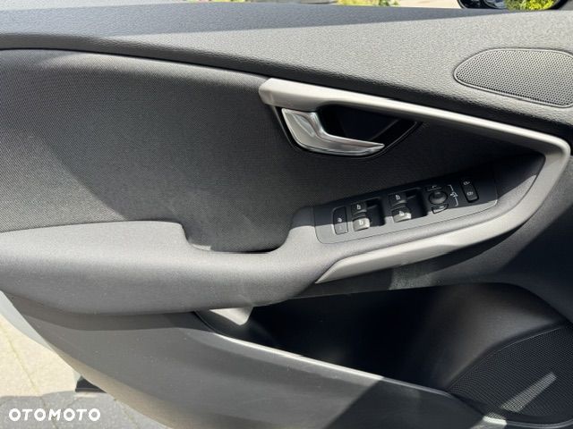 Volvo V40 T4 Drive-E Momentum - 22