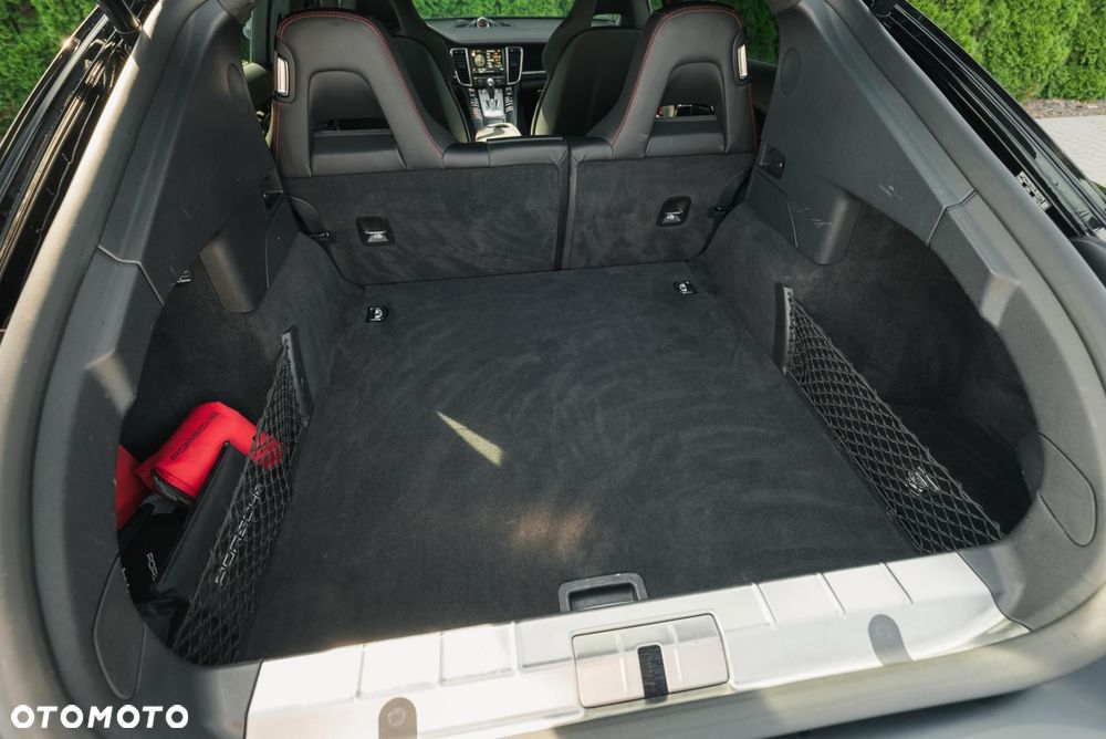 Porsche Panamera - 36