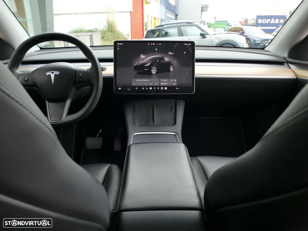 Tesla Model Y Standard - 34