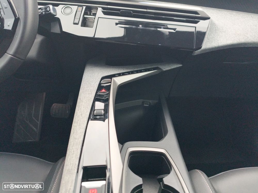 Peugeot 5008 1.2 Hybrid Allure Pack e-DCS6 - 14