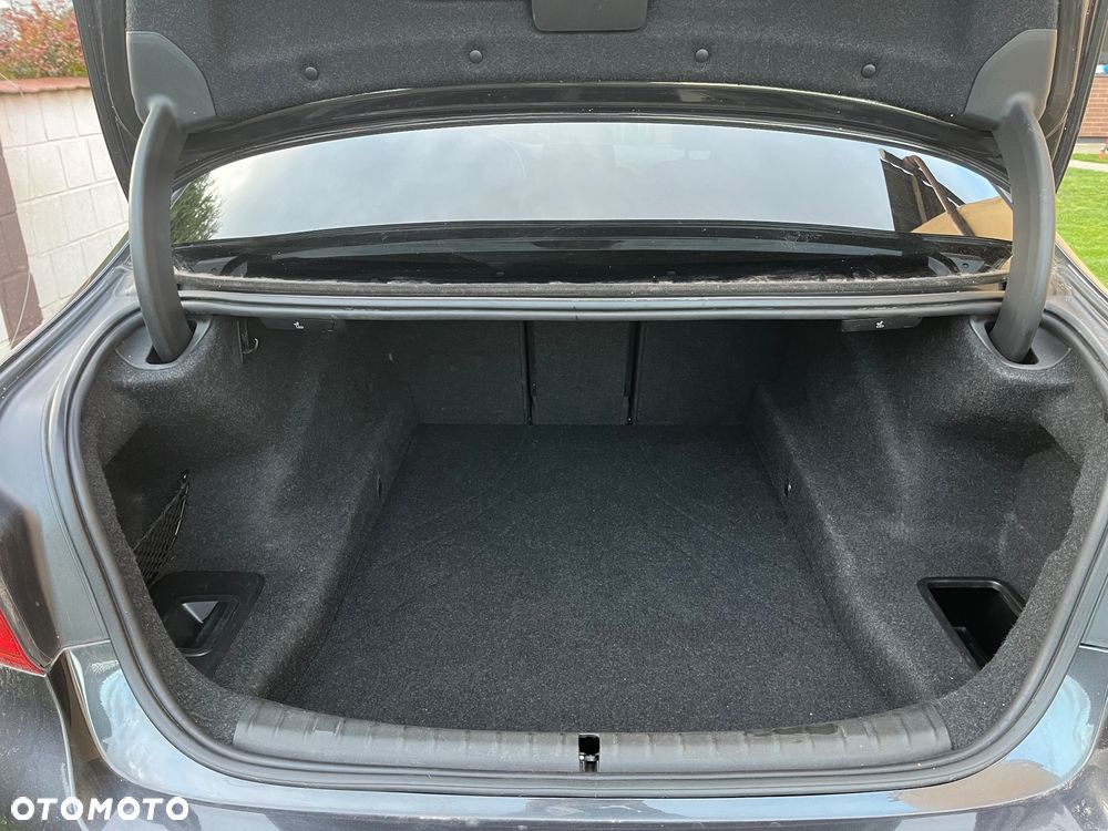 BMW Seria 5 540i xDrive - 14