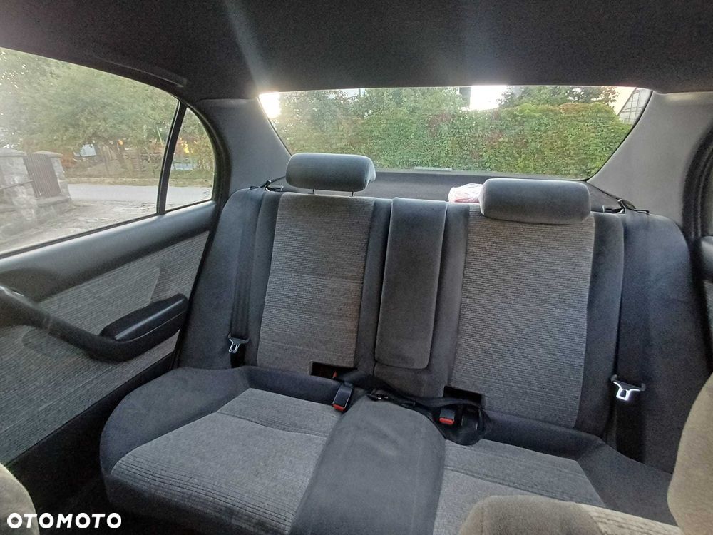 Toyota Carina - 6