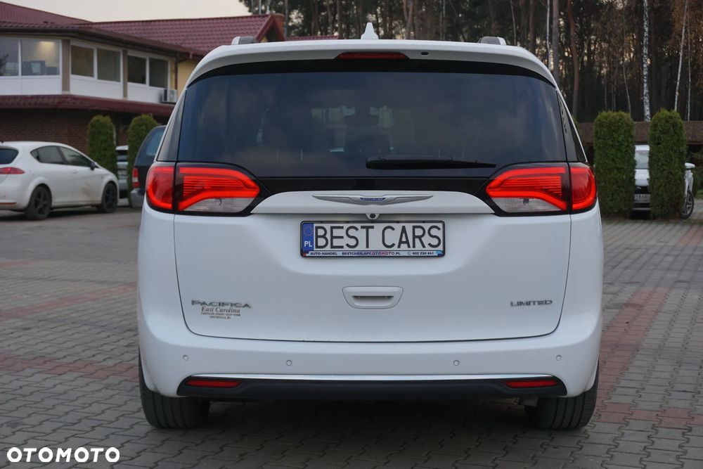Chrysler Pacifica - 8