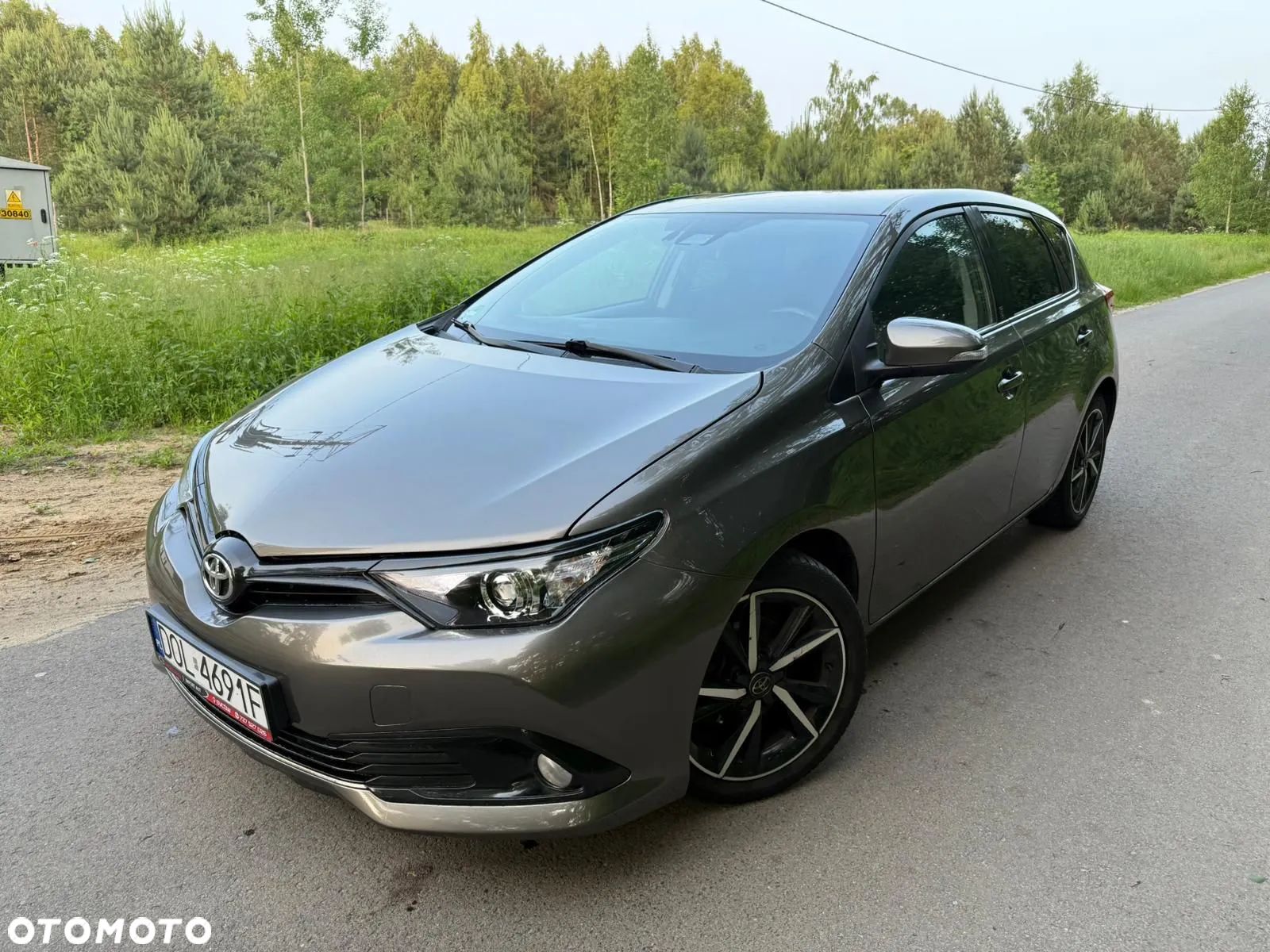 Toyota Auris 1.2 T Premium MS - 1