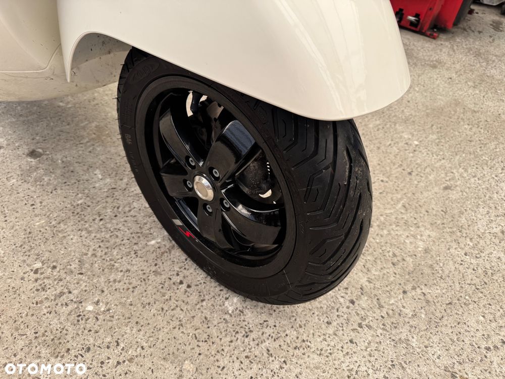 Vespa GTS - 14