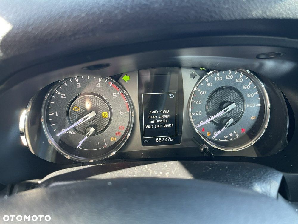 Toyota Hilux 4x4 Double Cab Duty - 10