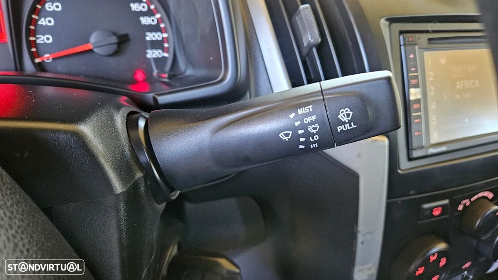 Isuzu D-Max 4x4 Cabine Dupla Custom - 17