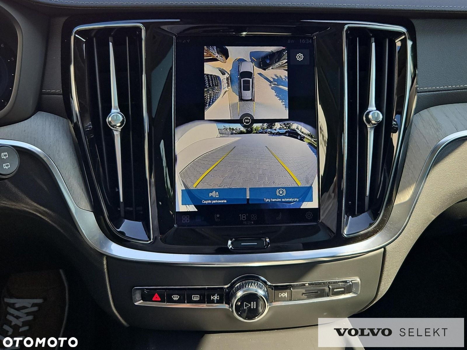 Volvo V60 Cross Country B5 B AWD Ultimate - 12