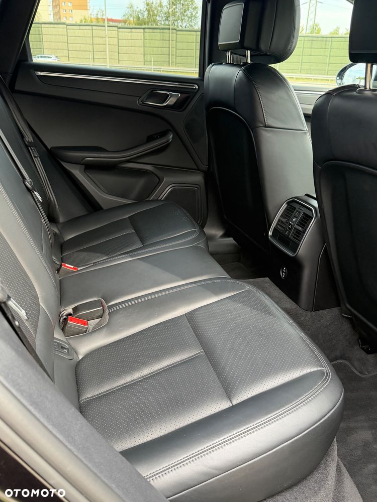 Porsche Macan T - 15