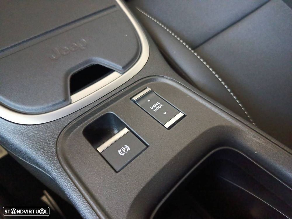 Jeep Avenger 1.2 e-Hybrid Altitude DCT - 19