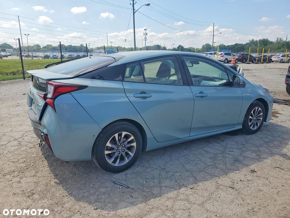 Toyota Prius - 4