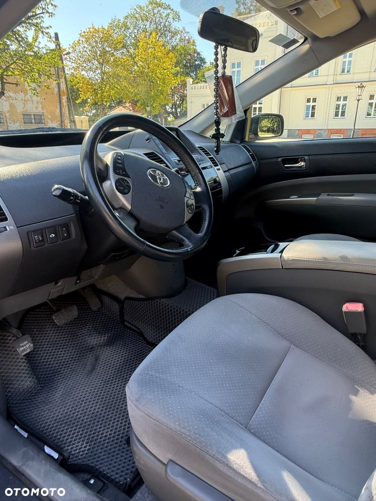 Toyota Prius 1.5 VVT-i Prestige - 6