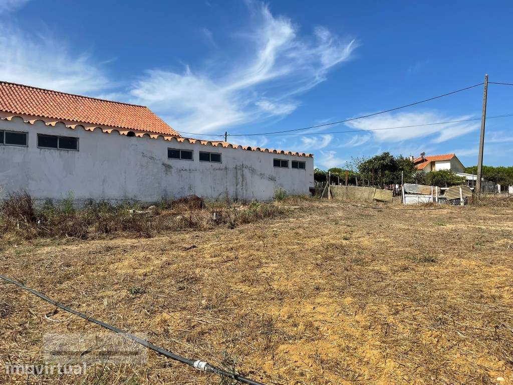 Terreno para construção de 2 fogos, com um armazem de 120 m2, em Za... - Grande imagem: 4/17