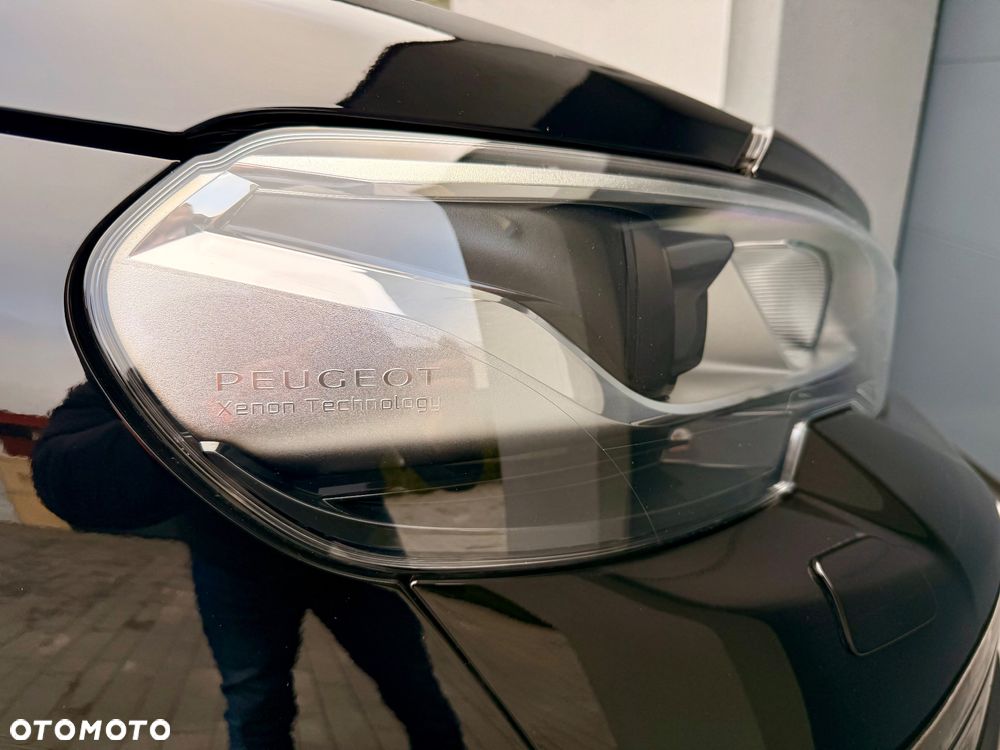 Peugeot Traveller - 17