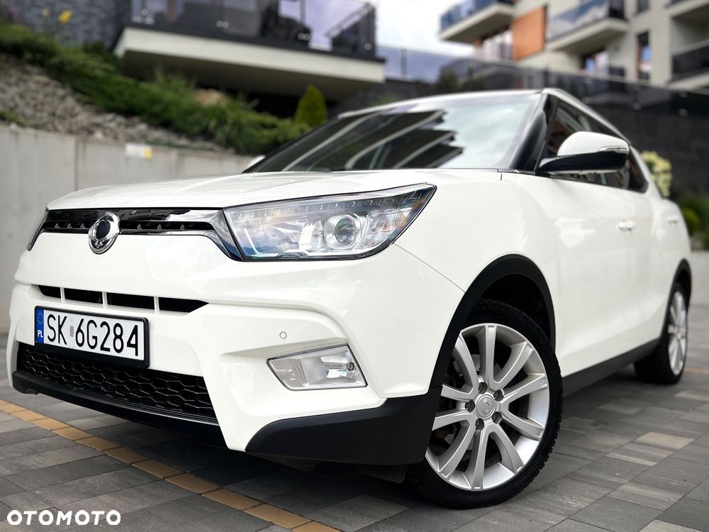 SsangYong/KGM Tivoli e-XGi 160 2WD Black+White - 18