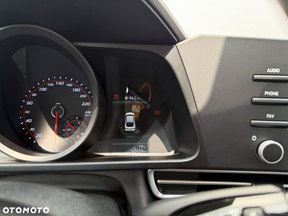 Hyundai Elantra 1.6 Modern CVT - 21