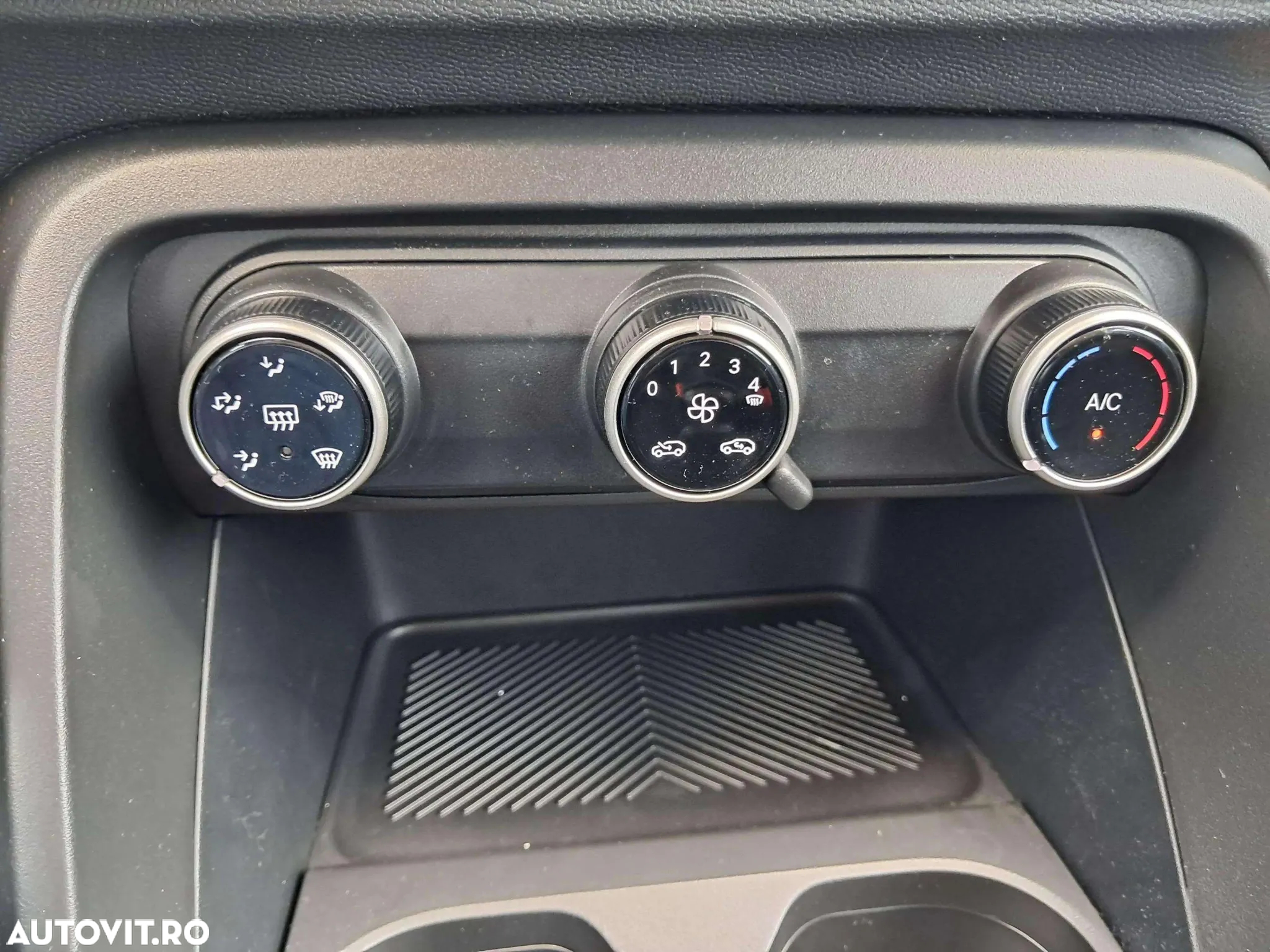 Citroën C3 1.2 PureTech 100 S&S BVM6 PLUS - 16